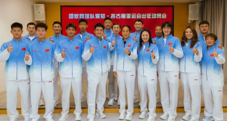 专业因为只做游戏所以更专业。服务